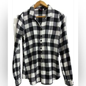 Women’s No Cal Semi Fitted Flannel Black and White Plaid Sz L (See Size info)